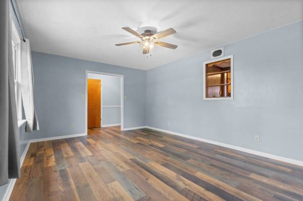 4220 Greenville Rd, Hopkinsville, KY 42240