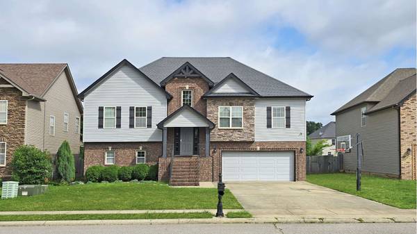 756 Cavalier Dr, Clarksville, TN 37040