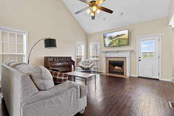 3466 Melrose Dr, Clarksville, TN 37042