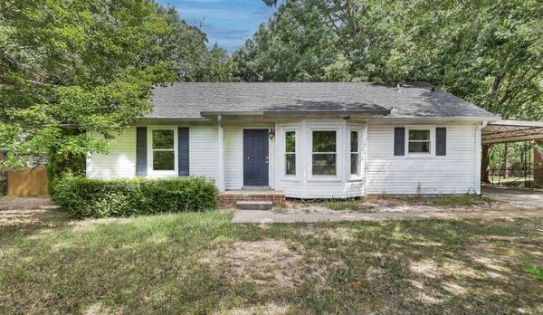 215 Bob White Dr, Clarksville, TN 37042