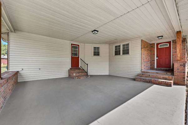 207 Donna Dr, Hopkinsville, KY 42240