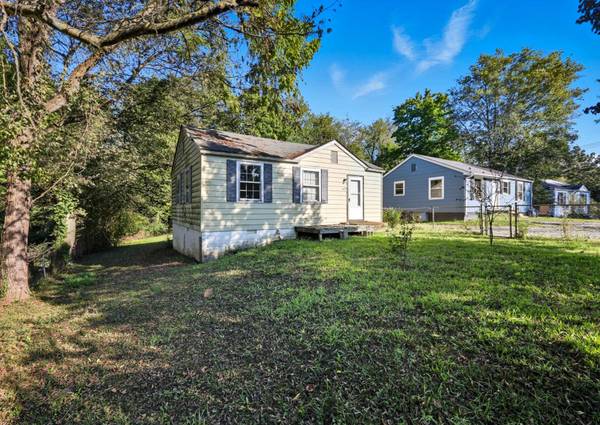 977 E Happy Hollow Dr, Clarksville, TN 37040