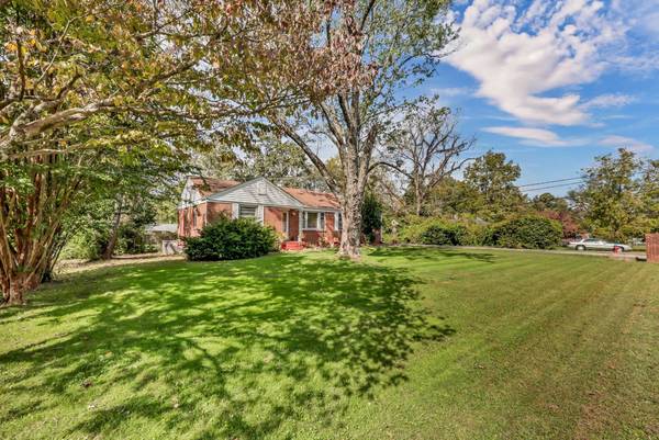 12 Hillsboro Rd, Clarksville, TN 37042