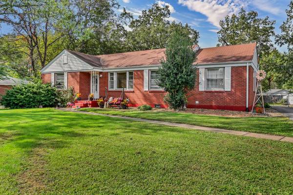 12 Hillsboro Rd, Clarksville, TN 37042