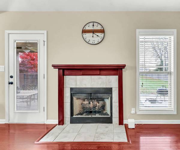 2212 Fairfax Dr, Clarksville, TN 37043