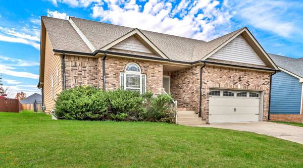 2212 Fairfax Dr, Clarksville, TN 37043