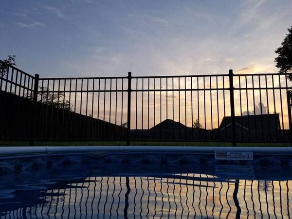 2212 Fairfax Dr, Clarksville, TN 37043