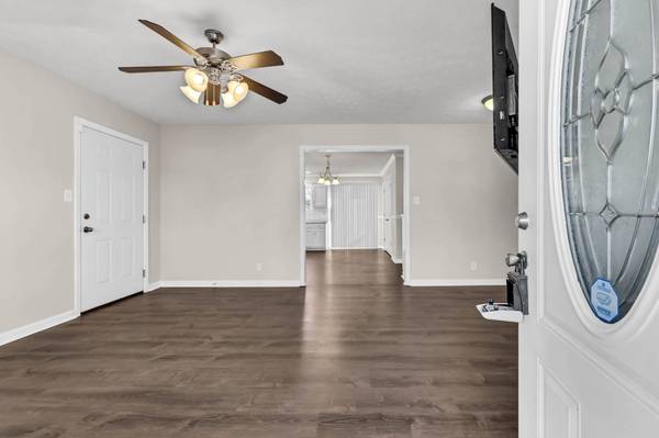 602 S Cavalcade Cir, Oak Grove, KY 42262