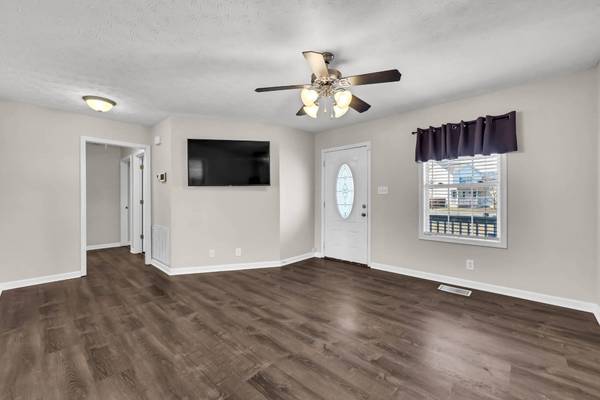 602 S Cavalcade Cir, Oak Grove, KY 42262