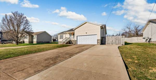 624 Avondale Rd, Oak Grove, KY 42262