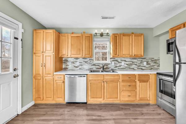 634 Stateline Rd, Oak Grove, KY 42262