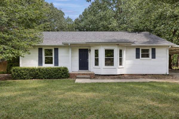 215 Bob White Dr, Clarksville, TN 37042