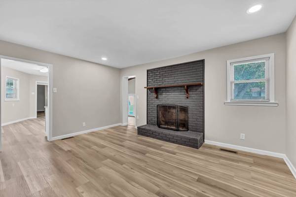 207 Donna Dr, Hopkinsville, KY 42240