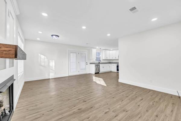 2015 Rosemary Dr, Clarksville, TN 37042