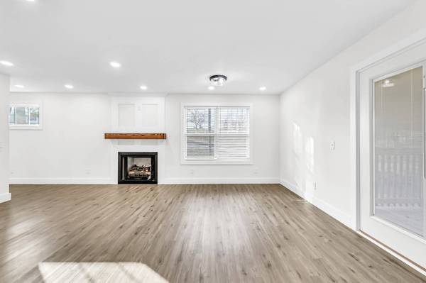 2015 Rosemary Dr, Clarksville, TN 37042