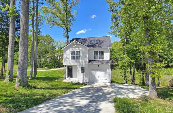 2015 Rosemary Dr, Clarksville, TN 37042