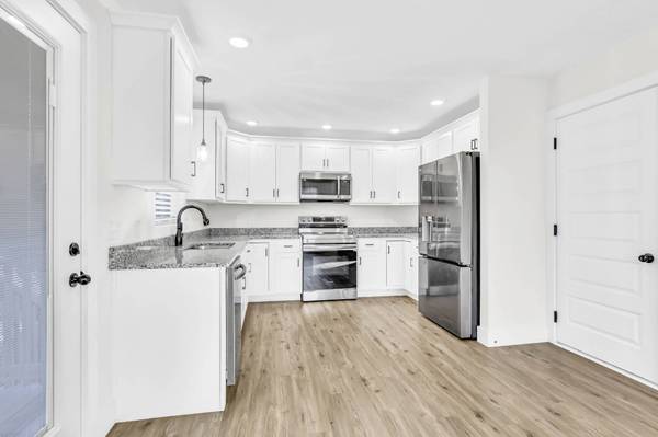 2015 Rosemary Dr, Clarksville, TN 37042