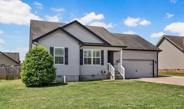 584 Tracy Ln, Clarksville, TN 37040