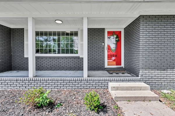 300 Donna Dr, Hopkinsville, KY 42240