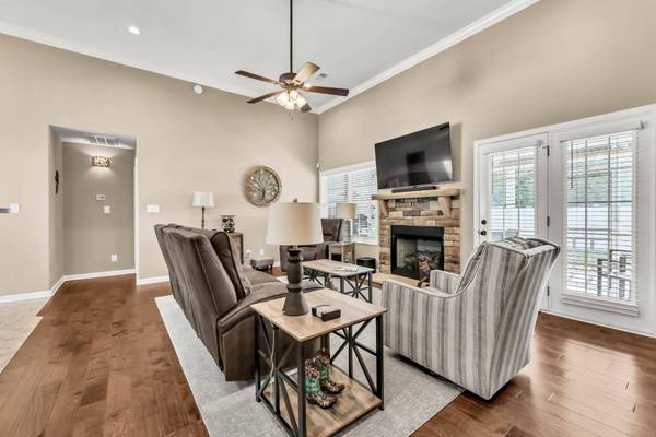 883 Terraceside Cir, Clarksville, TN 37040