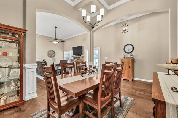 883 Terraceside Cir, Clarksville, TN 37040