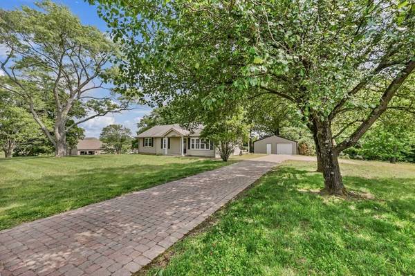 2055 Lovers Lane, Hopkinsville, KY 42240