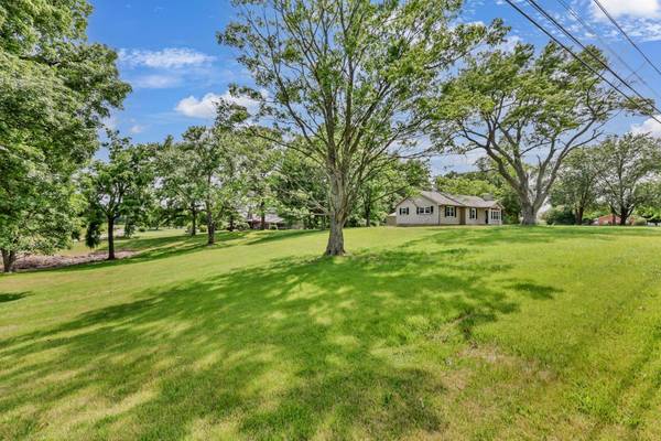 2055 Lovers Ln, Hopkinsville, KY 42240