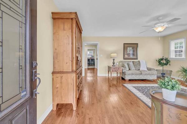 2055 Lovers Lane, Hopkinsville, KY 42240
