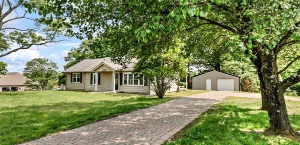 2055 Lovers Lane, Hopkinsville, KY 42240