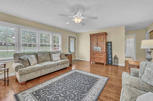 2055 Lovers Lane, Hopkinsville, KY 42240