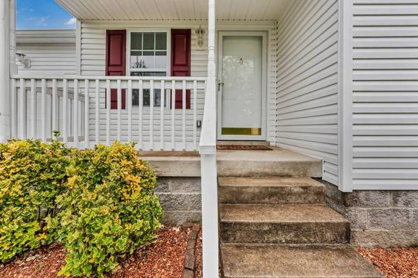 1228 Kendall Dr, Clarksville, TN 37042