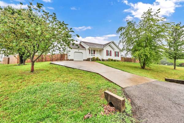 1228 Kendall Dr, Clarksville, TN 37042