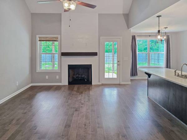 745 Tidwell Dr, Clarksville, TN 37042