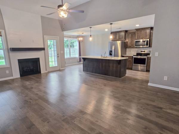 745 Tidwell Dr, Clarksville, TN 37042