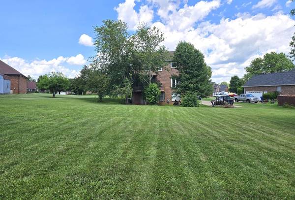 846 Woodstock Ct, Clarksville, TN 37040