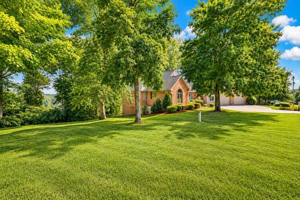 241 Sequoyah Trl, Cadiz, KY 42211
