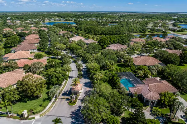 feature image of CDD vs. HOA in Dr. Phillips, FL: What Your Tax Bill Is Actually Telling You