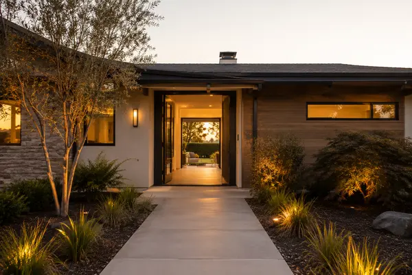 Zero-Step Entry Homes in Dr. Phillips: Buy Turn-Key or Retrofit?,Yousef Zeidan