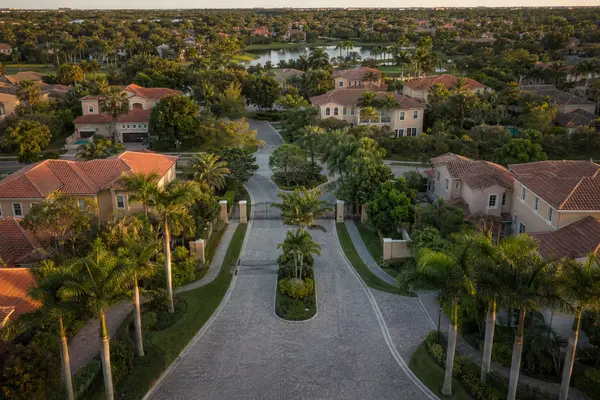 Dr. Phillips vs. Maitland: Which Orlando Luxury Market Fits Your Tax and Lifestyle Goals?