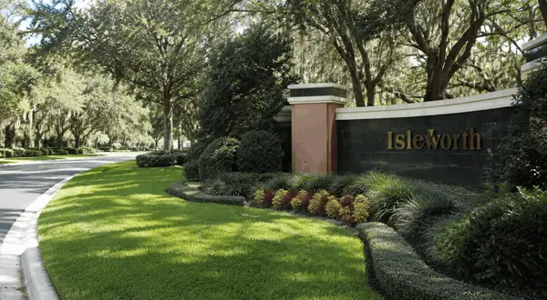 Dr. Phillips vs. Isleworth: Which Orlando Luxury Market Actually Fits Your Budget?