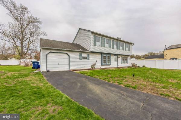 5 GRAYSON CT, Marlton, NJ 08053