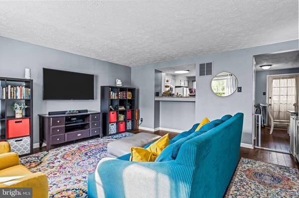 65 WAGON WHEEL DR, Sicklerville, NJ 08081