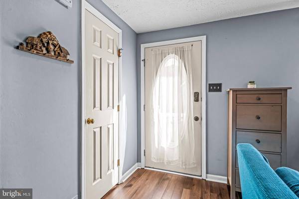 65 WAGON WHEEL DR, Sicklerville, NJ 08081