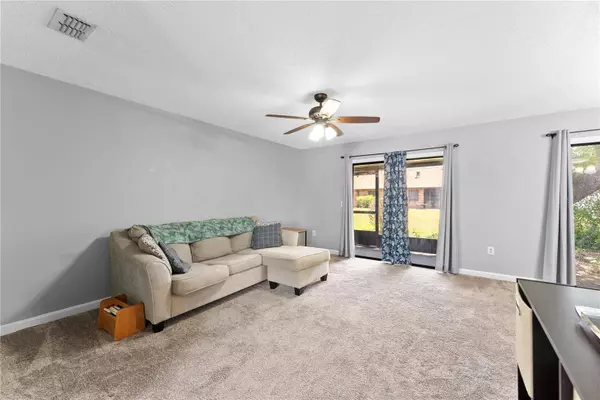 1107 MONROE AVE, St Cloud, FL 34769