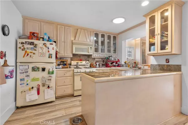 6651 Rockglen, San Diego, CA 92111