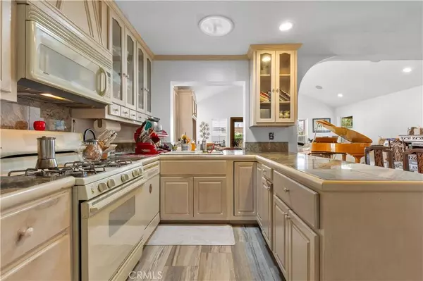 6651 Rockglen, San Diego, CA 92111