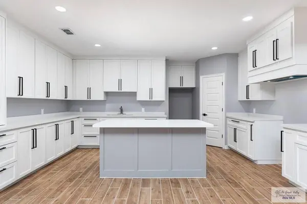 829 White Ave., Raymondville, TX 78580