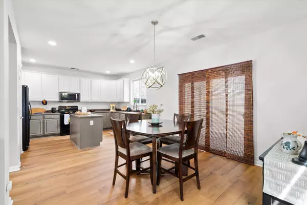 104 Chemistry Cir, Ladson, SC 29456