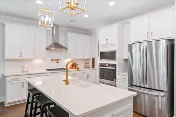 428 Eagleview Dr, Moncks Corner, SC 29461