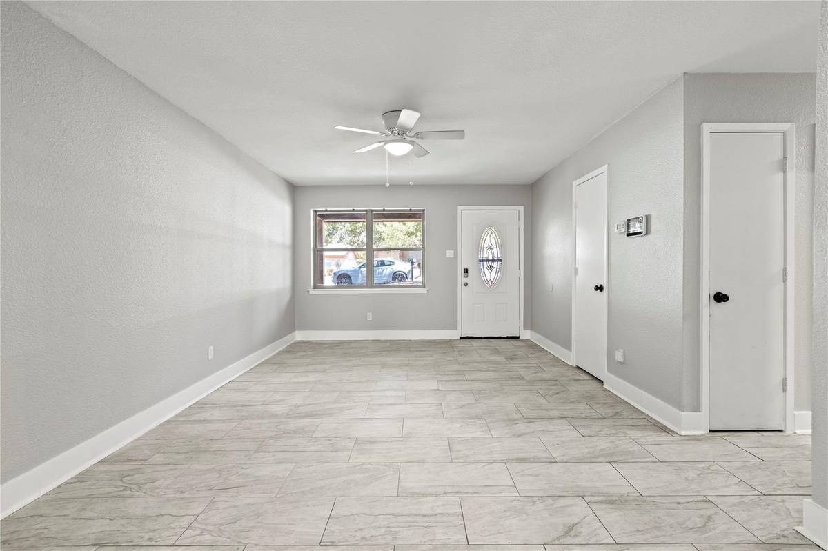 7117 Payte Ln, North Richland Hills, TX 76182-3516